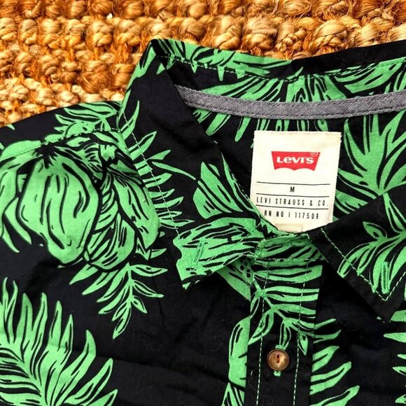 Levi's Green Floral Short Sleeve Button-up Shirt (M) Like New Condition Luau Haw - Picture 1 of 8